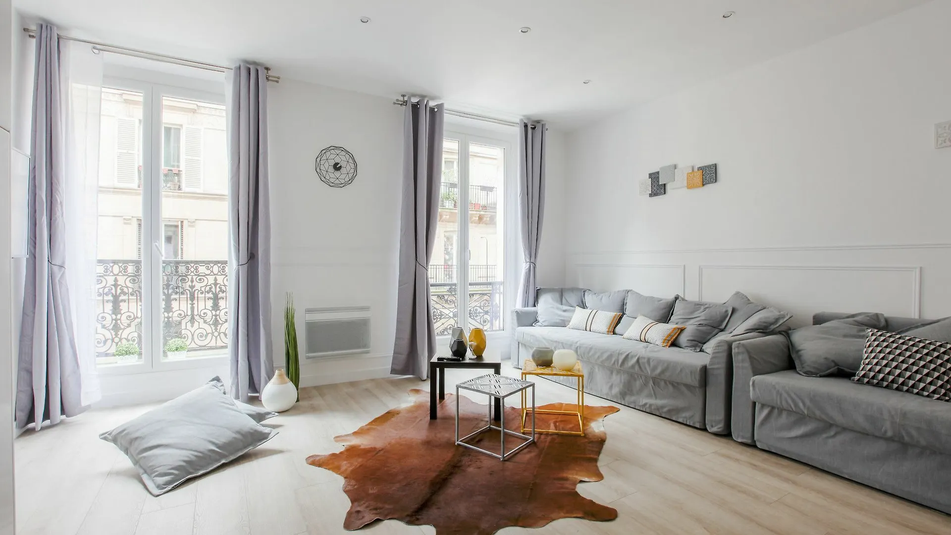 23 - Luxury Parisian Flat Montorgueil Apartment *